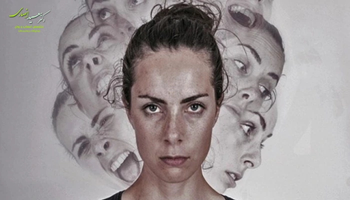 علائم اختلال چند شخصیتی