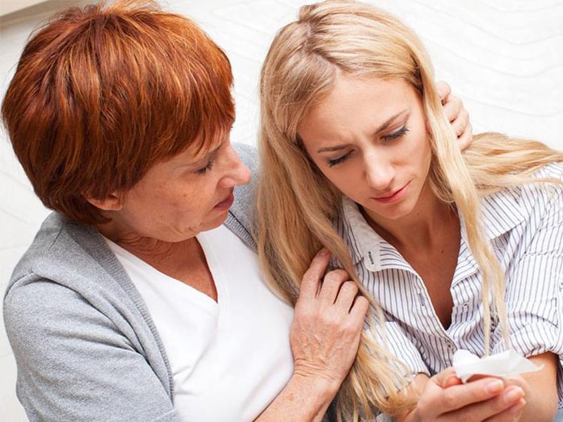 کمک به فرد مضطرب